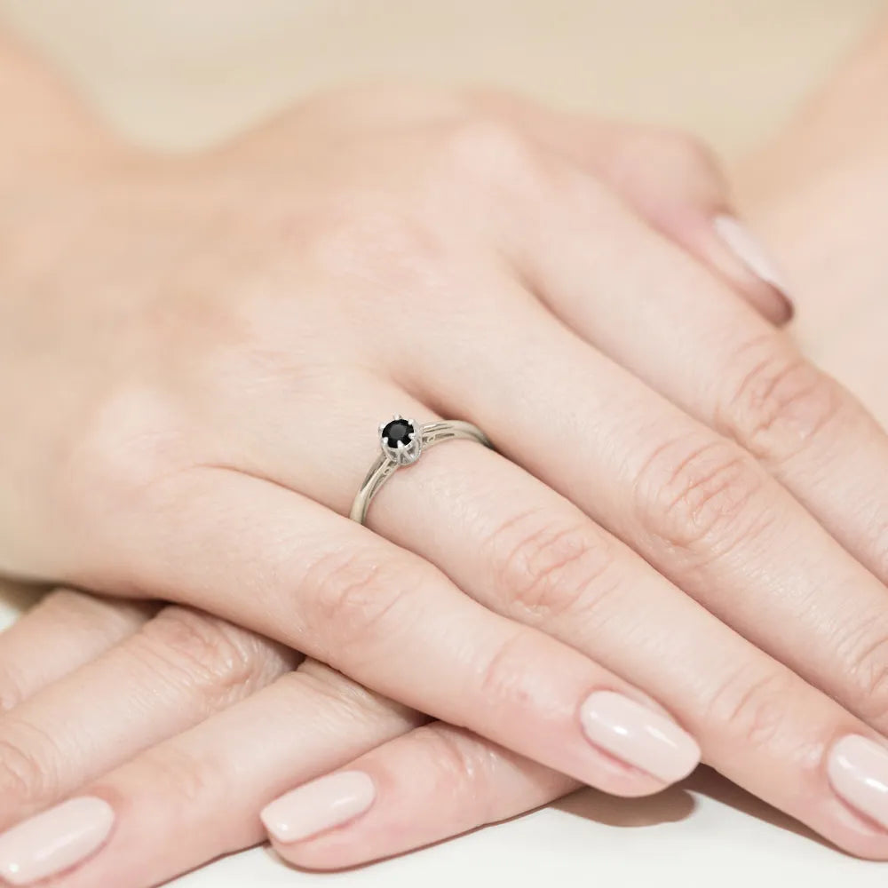 gold-ring-with-0-20ct-black-diamond-w0133-dib-01