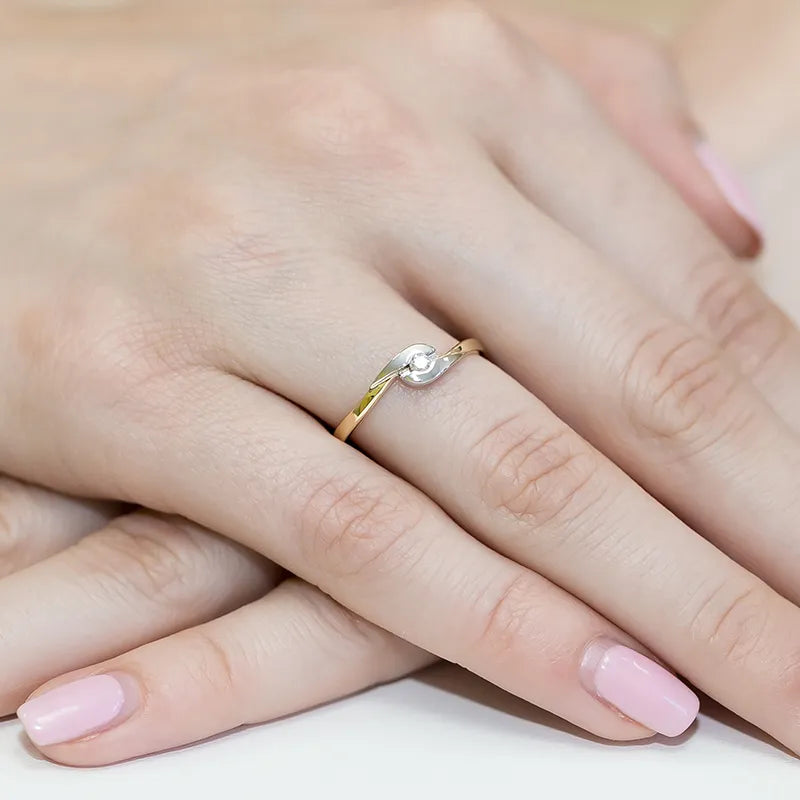 zlatý-prsten-s-diamantem-0-05ct-w0158-diw-01