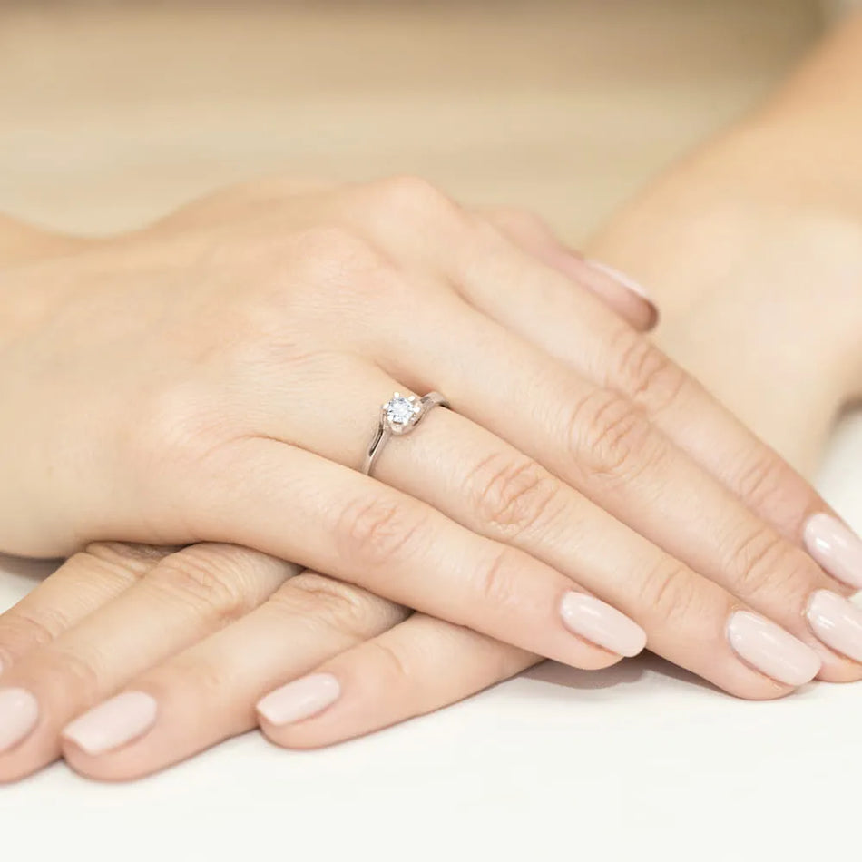 prsten-ze-zlata-s-laboratorně-vyrobeným-diamantem-0-30ct-w0163-ldw-03