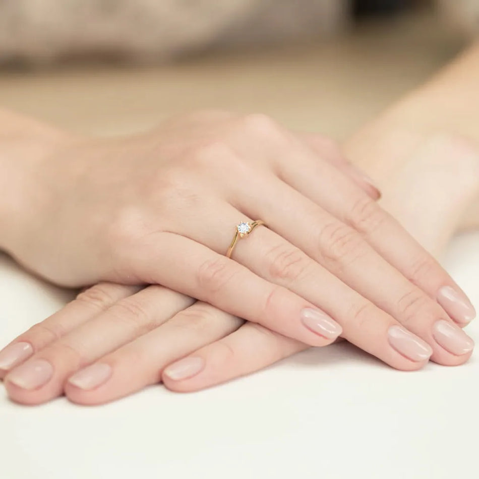 gold-ring-with-0-10ct-diamond-w0163-diw-01