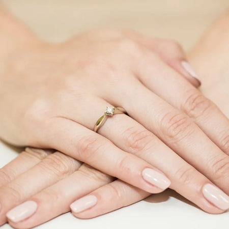 gold-ring-with-0-12ct-diamond-w0171-diw-01