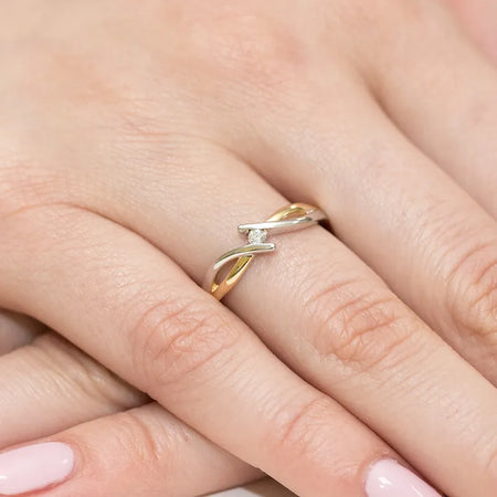 gold-ring-with-0-04ct-diamond-w0191-diw-01