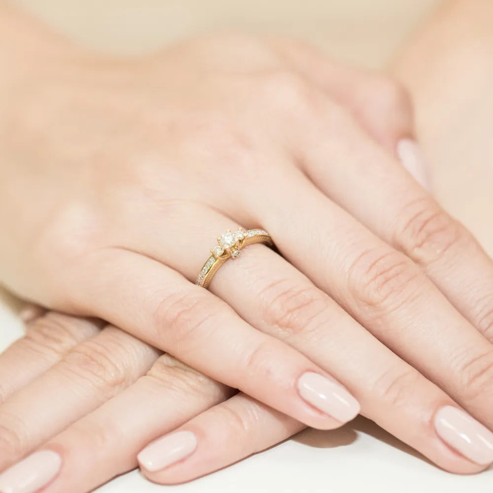 gold-ring-with-0-20ct-and-0-215ct-diamonds-w0199-diw-01