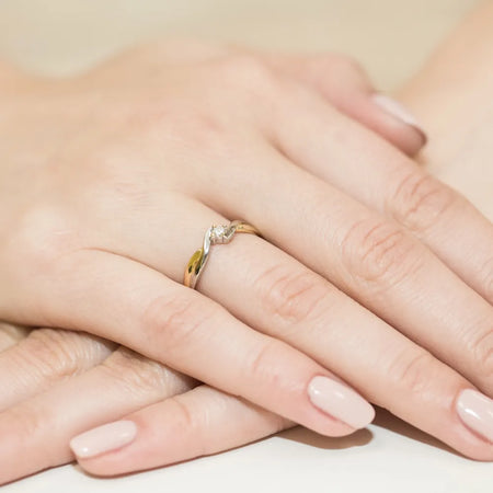 gold-ring-with-0-10ct-diamond-w0208-diw-02