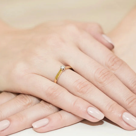 gold-ring-with-0-08ct-diamond-w0222-diw-02