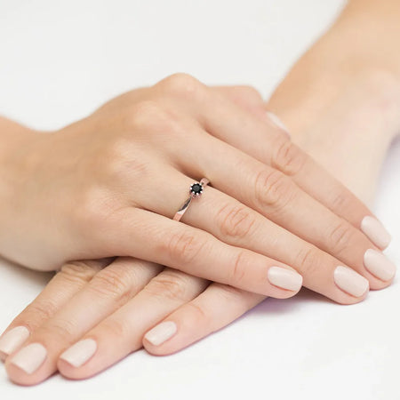 gold-ring-with-0-30ct-black-diamond-w0228-dib-05