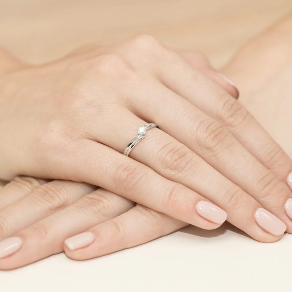 prsten-ze-zlata-s-laboratorně-vyrobeným-diamantem-0-30ct-w0231-ldw-05