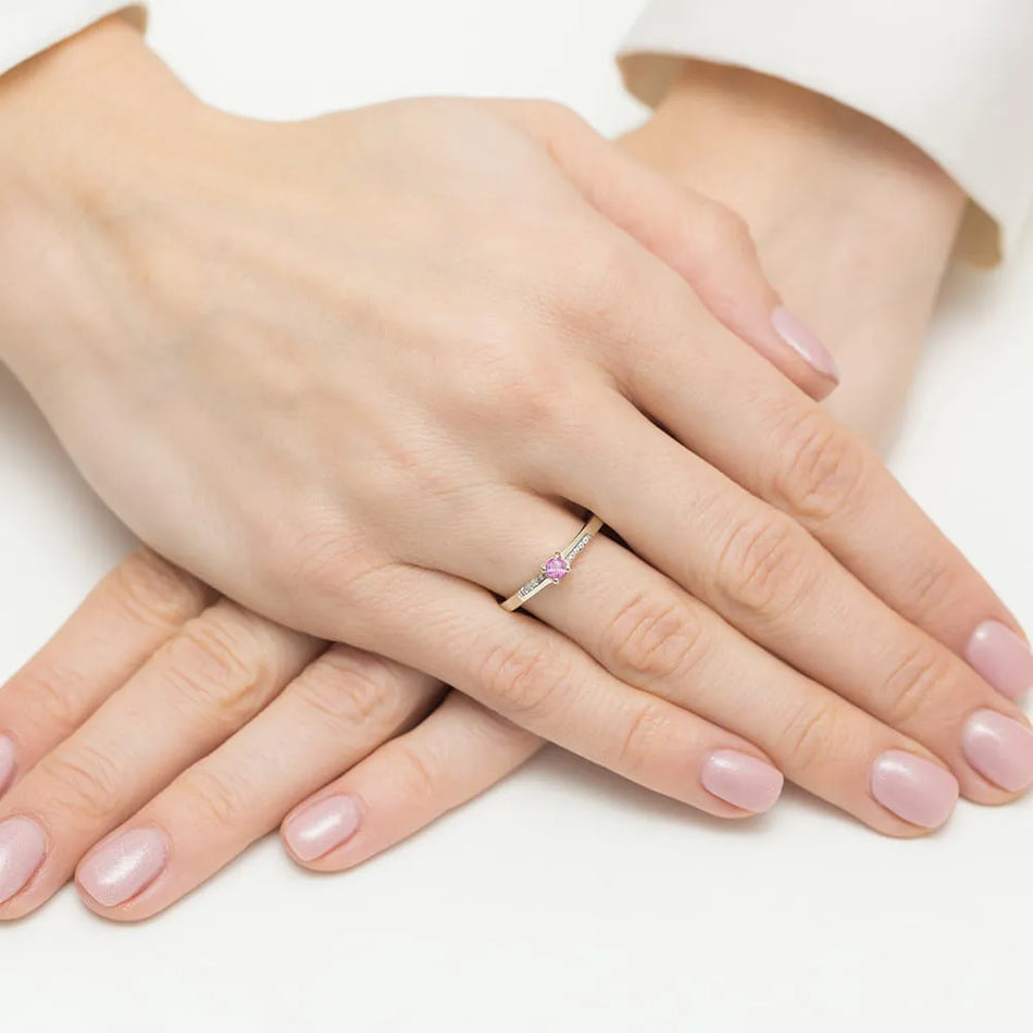 prsten-ze-zlata-s-0-15ct-růžovým-topazem-a-0-04ct-diamanty-w0258-horní-01