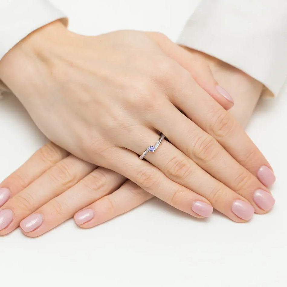 zlatý prsten s 0,15ct tanzanitem a 0,04ct diamanty w0262-tap-01