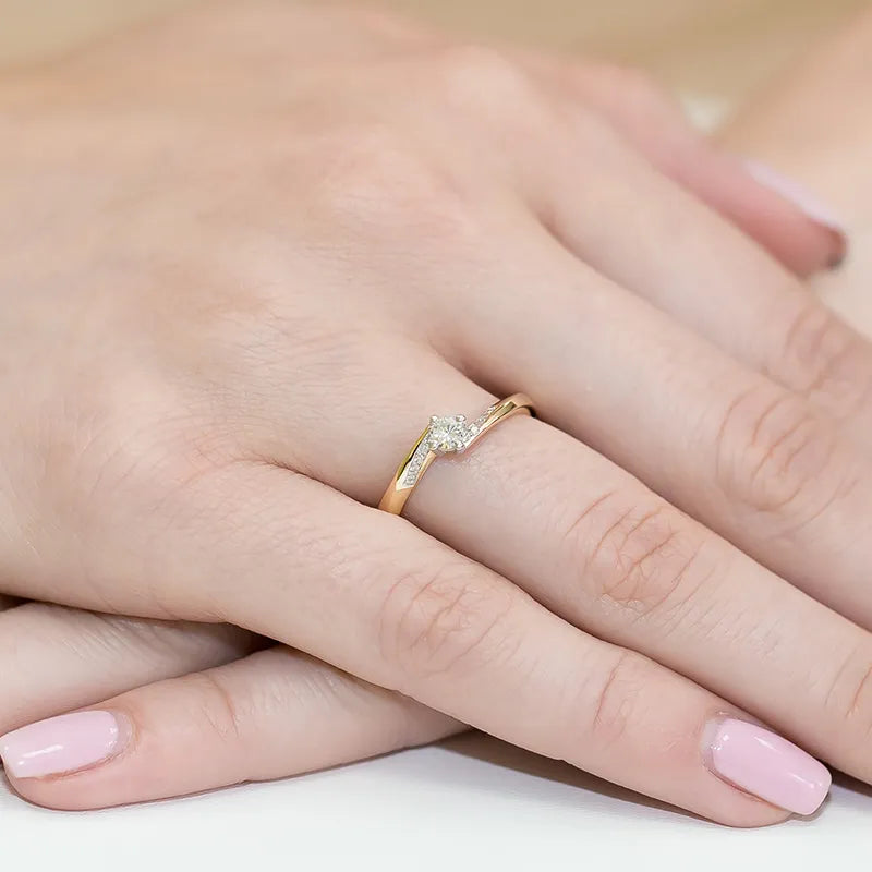 zlatý prsten s diamanty 0,15 ct a 0,04 ct w0262-diw-02
