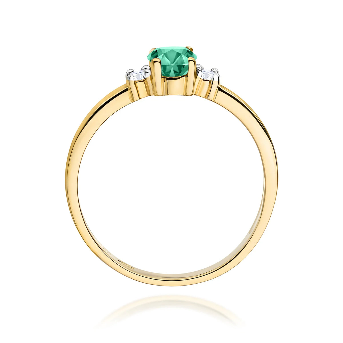 Prsten se třemi kameny ze žlutého 14k zlata s oválným smaragdem 0,40 ct a diamanty 0,08 ct
