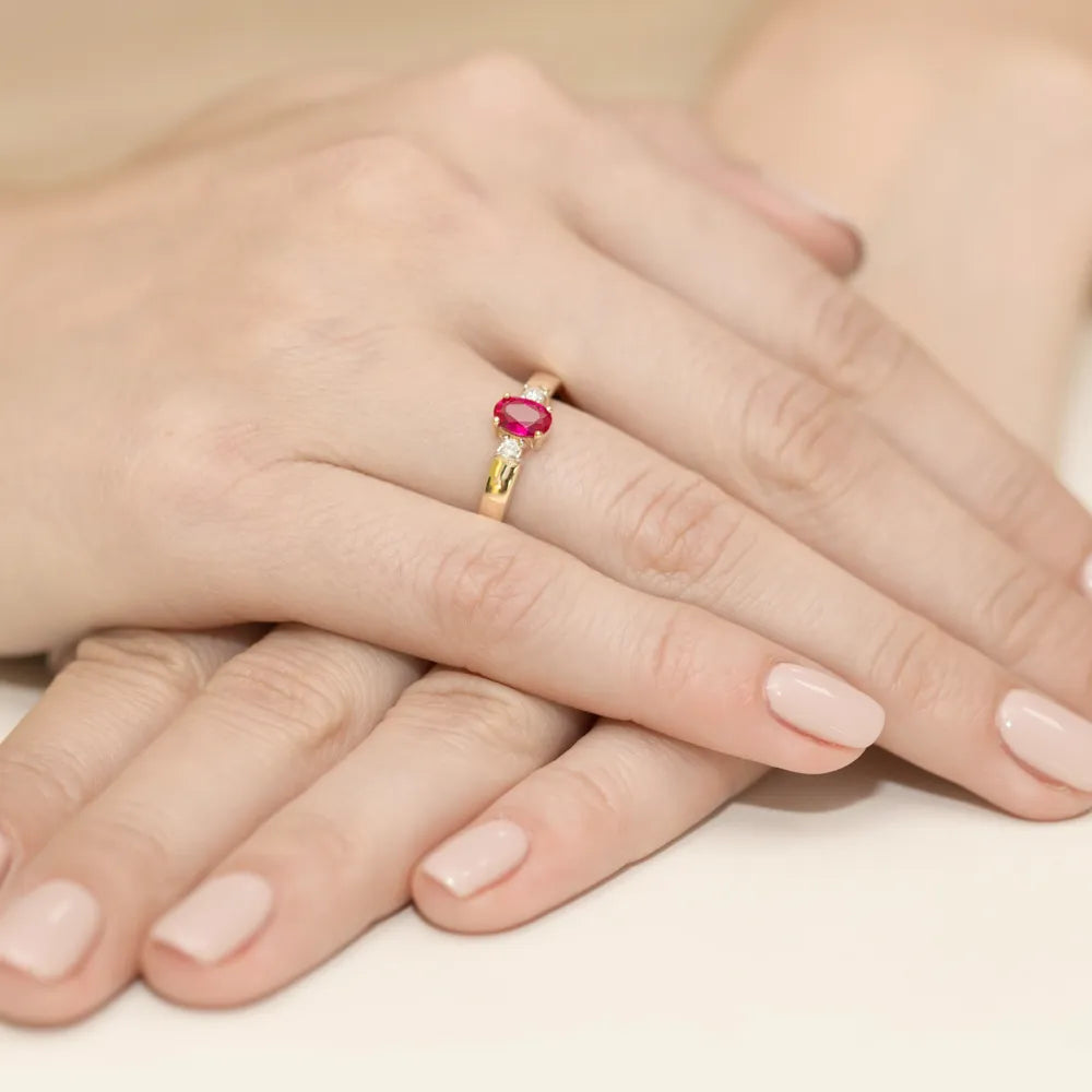 zlatý prsten s 0,60ct rubínem a 0,08ct diamanty w0264-rur-01