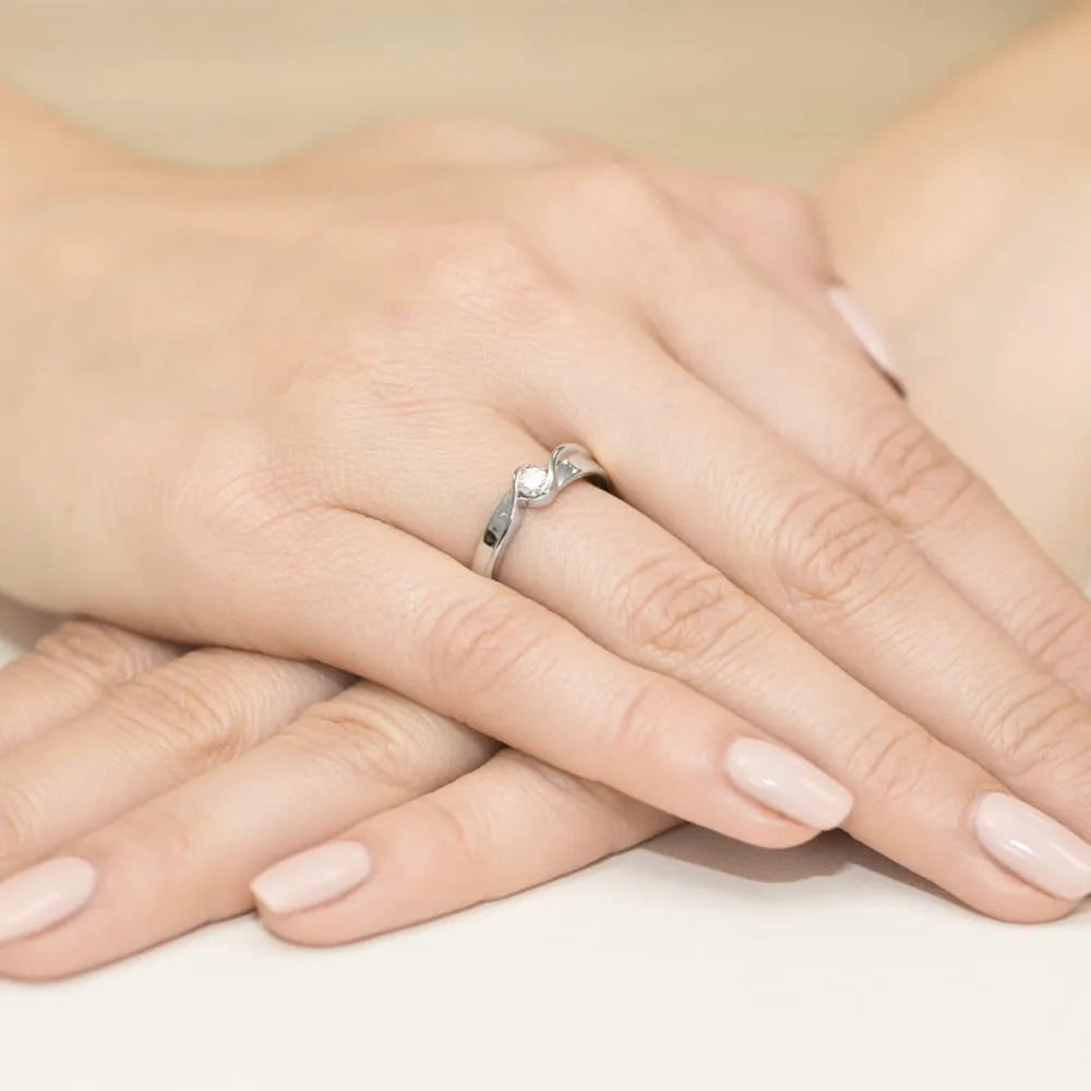 gold-ring-with-0-15ct-lab-diamond-w0278-ldw-01