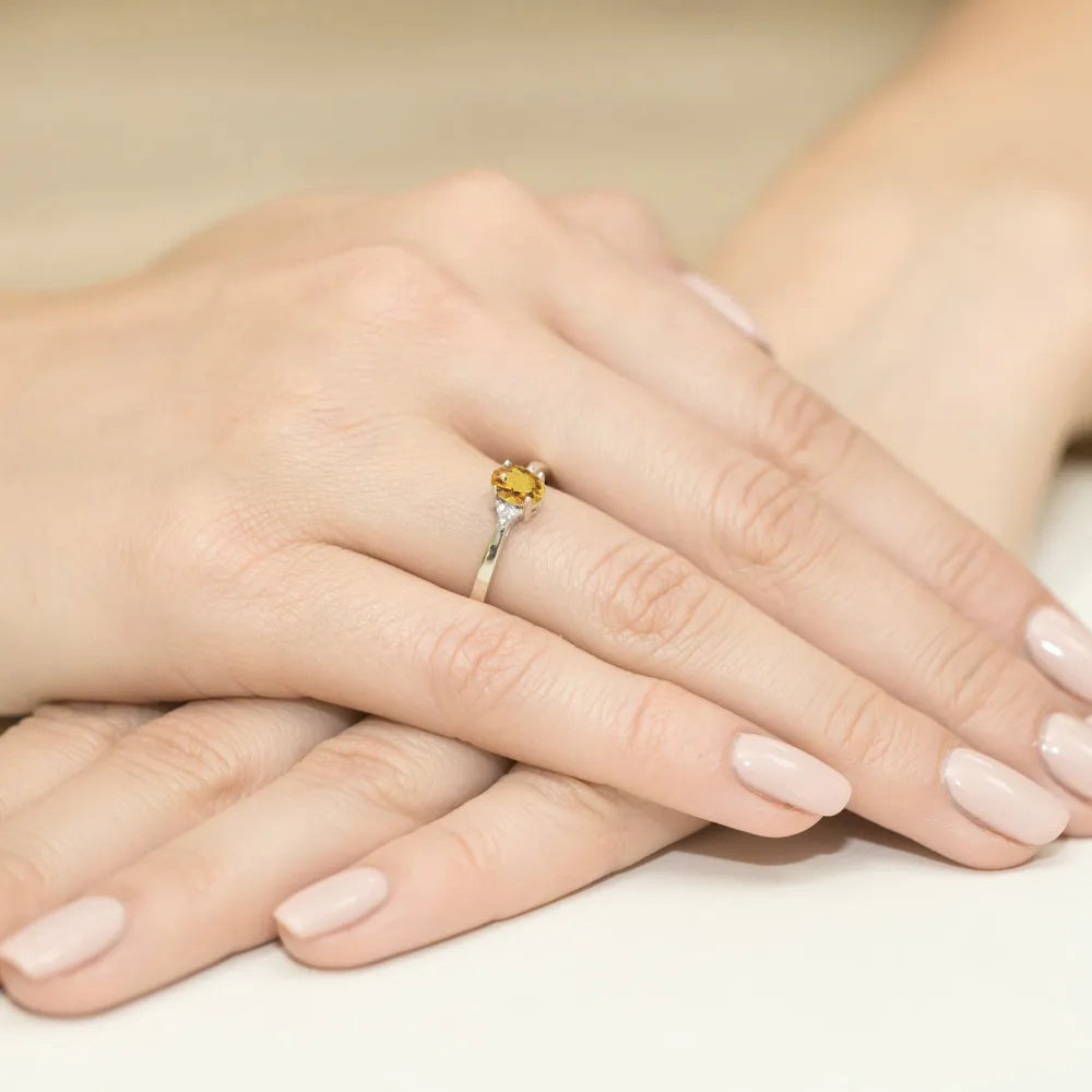 zlatý prsten s 0,60ct citrínem a 0,052ct diamanty w0301-ciy-01