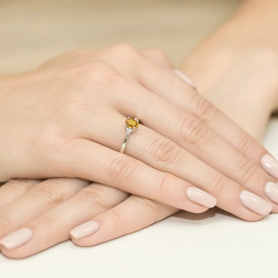 zlatý prsten s 0,60ct citrínem a 0,052ct diamanty w0301-ciy-01