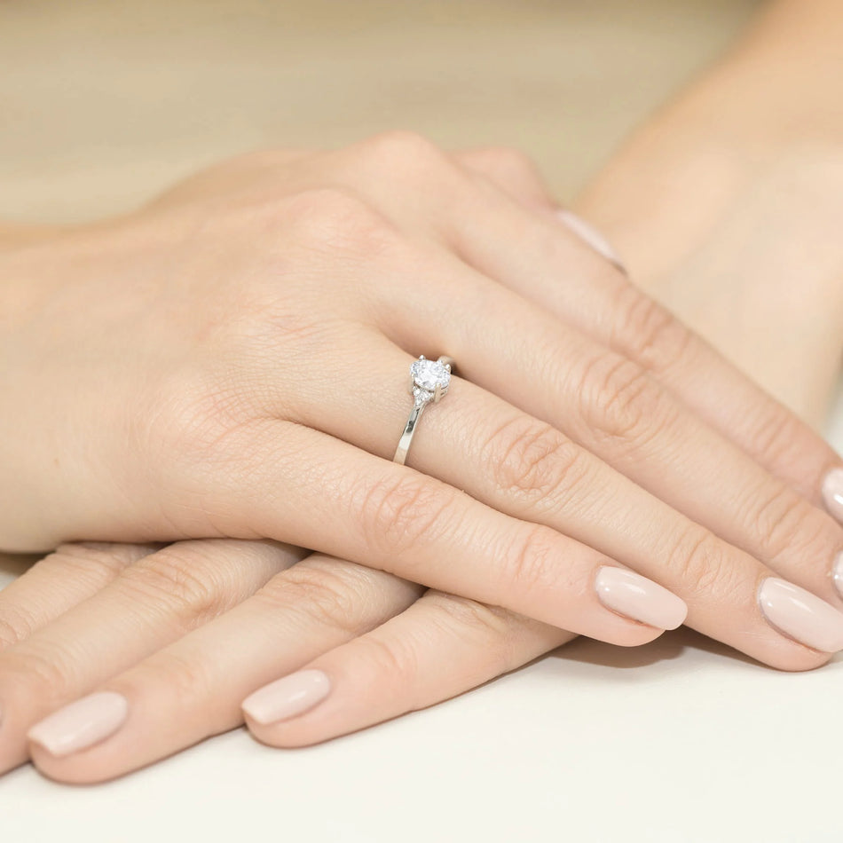 zlatý prsten s laboratorními diamanty 0,40 ct a 0,052 ct w0301-ldw-01