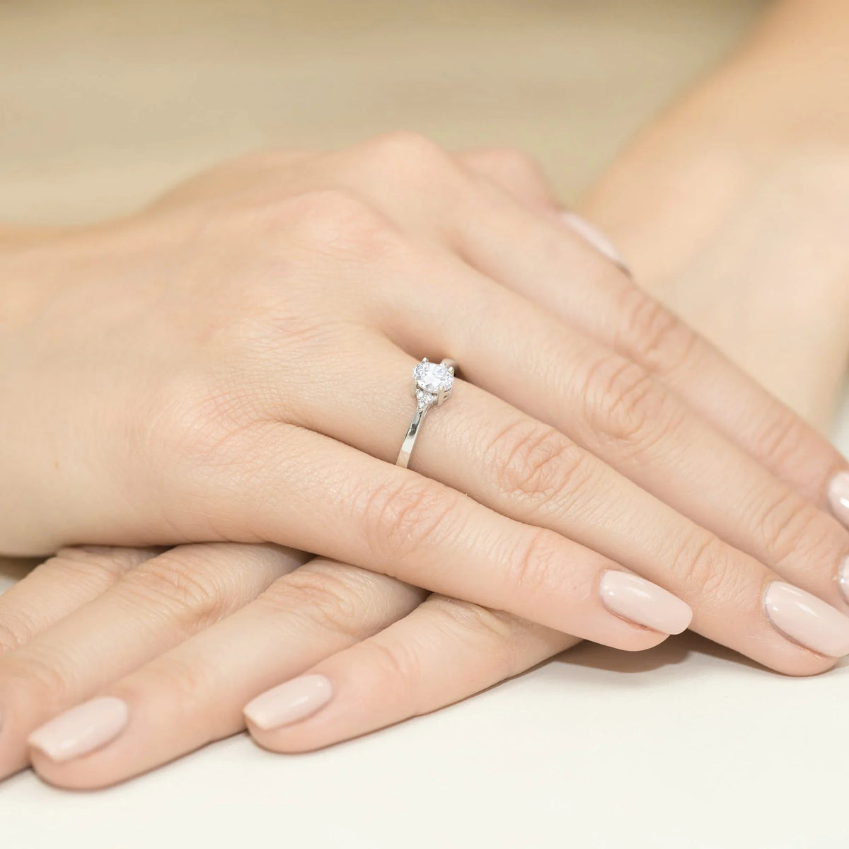 Zásnubní prsten s diamantem Lab-grown v 585 bílém zlatě