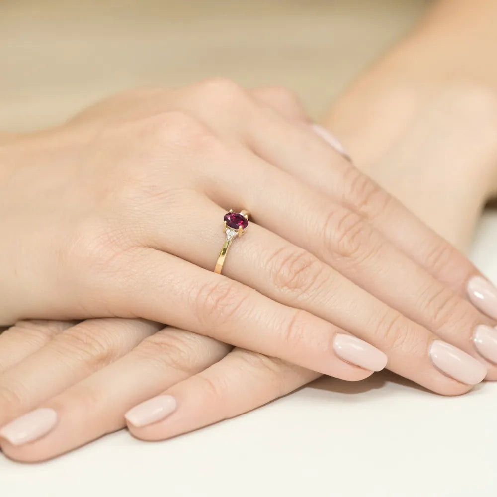 zlatý prsten s 0,50 ct rodolitem a 0,052 ct diamanty w0301-rhr-01