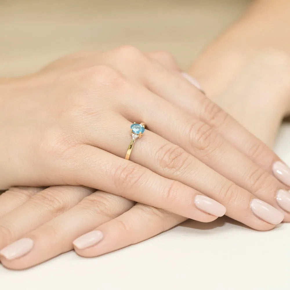 zlatý prsten s topazem 0,50 ct a diamanty 0,052 ct w0301-tob-01