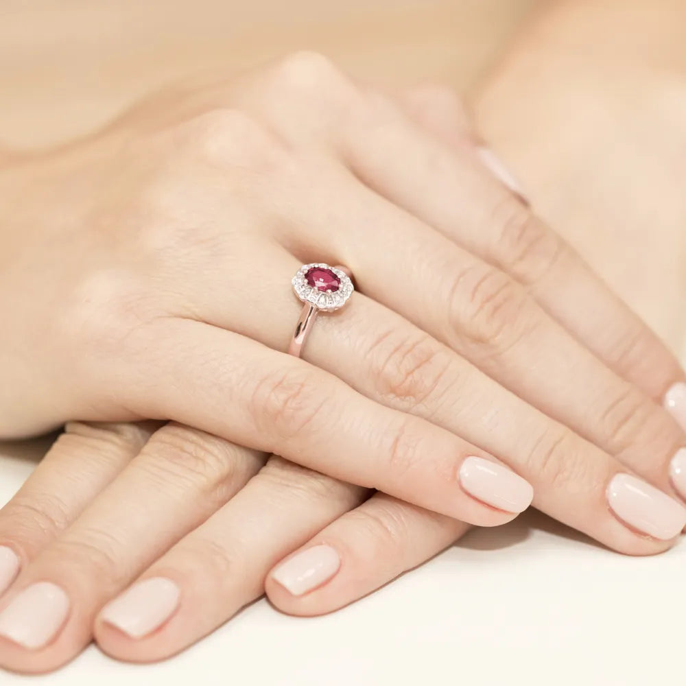 gold-ring-with-0-60ct-ruby-and-0-069ct-diamonds-w0304-rur-01