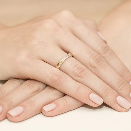 gold-ring-with-0-065ct-diamonds-w0305-diw-01