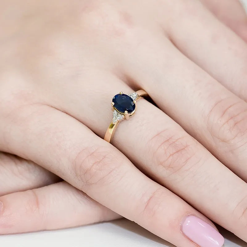 zlatý prsten s 0,90ct safírem a 0,052ct diamanty w0308-sab-01