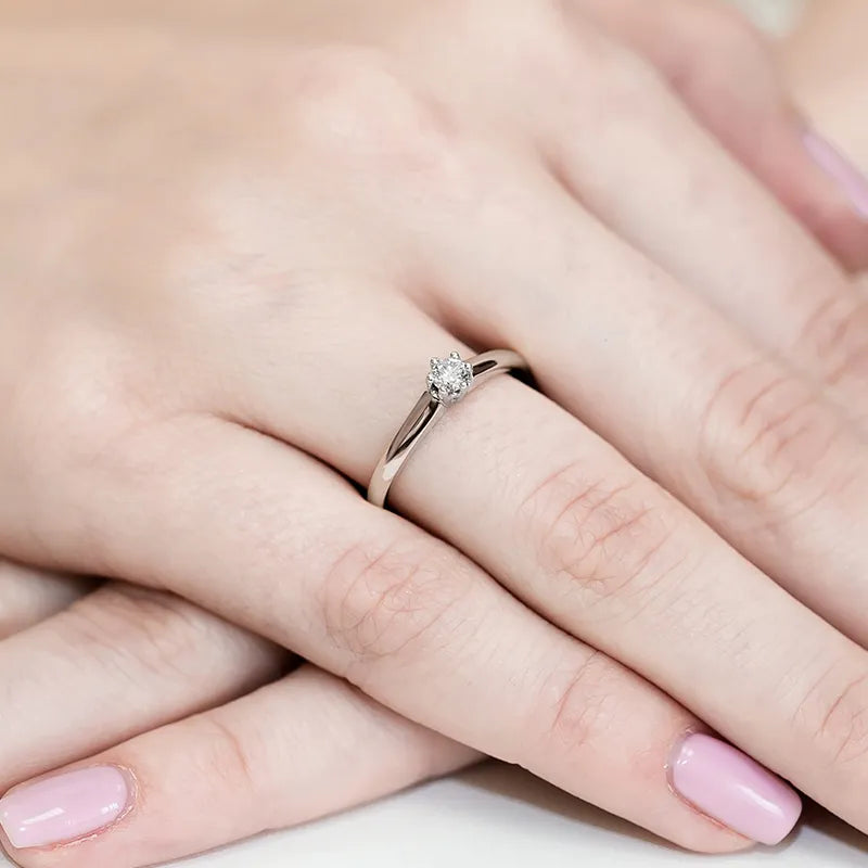 gold-ring-with-0-20ct-diamond-w0317-diw-01