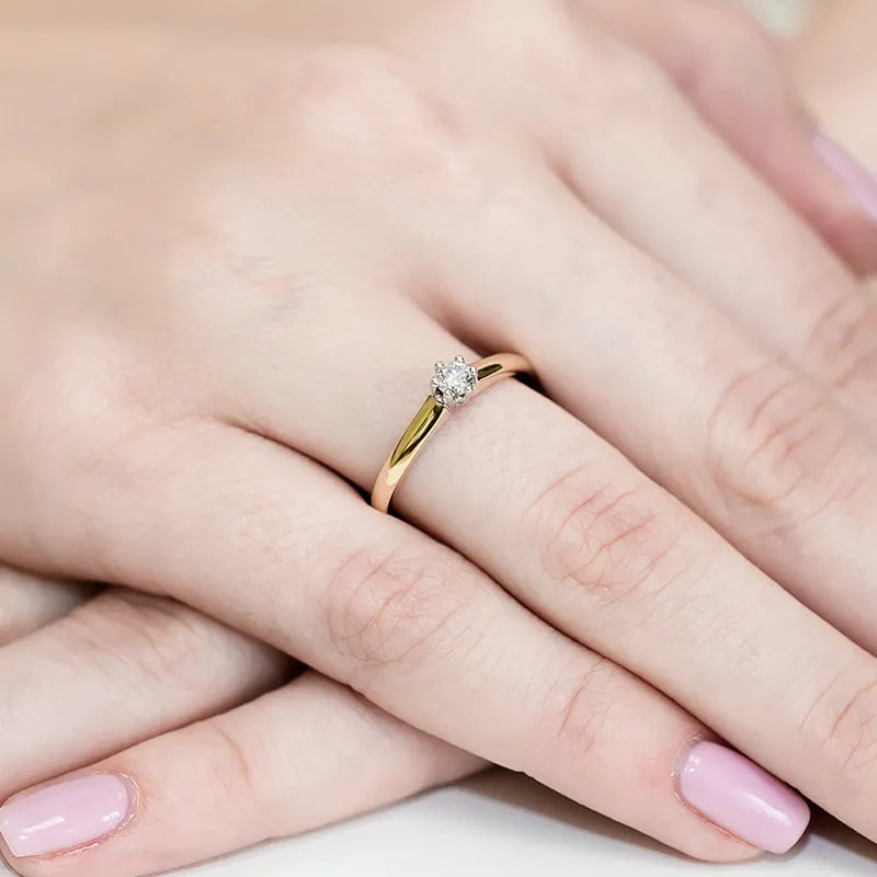 gold-ring-with-0-20ct-diamond-w0317-diw-01