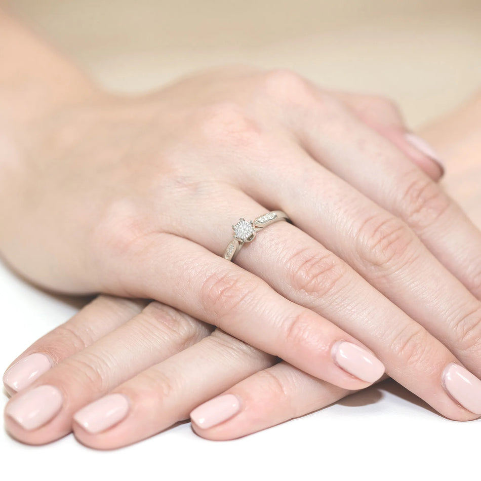 gold-ring-with-0-08ct-and-0-052ct-diamonds-w0328-diw-01