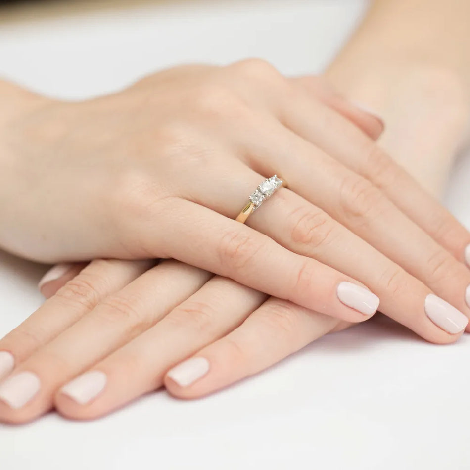 gold-ring-with-0-25ct-and-0-24ct-diamonds-w0344-diw-01