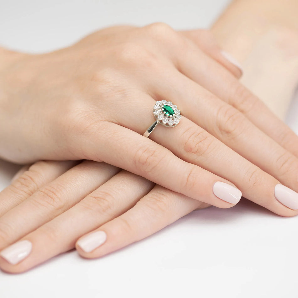 prsten-ze-zlata-s-0-40ct-smaragdem-a-0-103ct-diamanty-w0354-emg-01