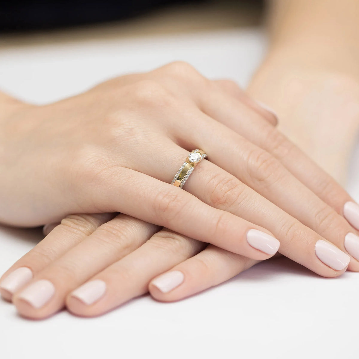 gold-ring-with-0-25ct-and-0-20ct-diamonds-w0356-diw-01