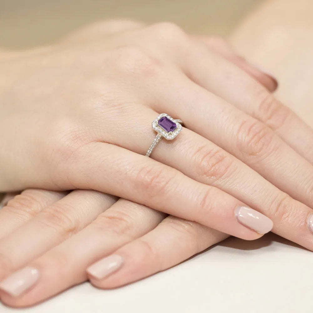 zlatý prsten s 0,50 ct ametystem a 0,19 ct diamanty w0403-amv-01