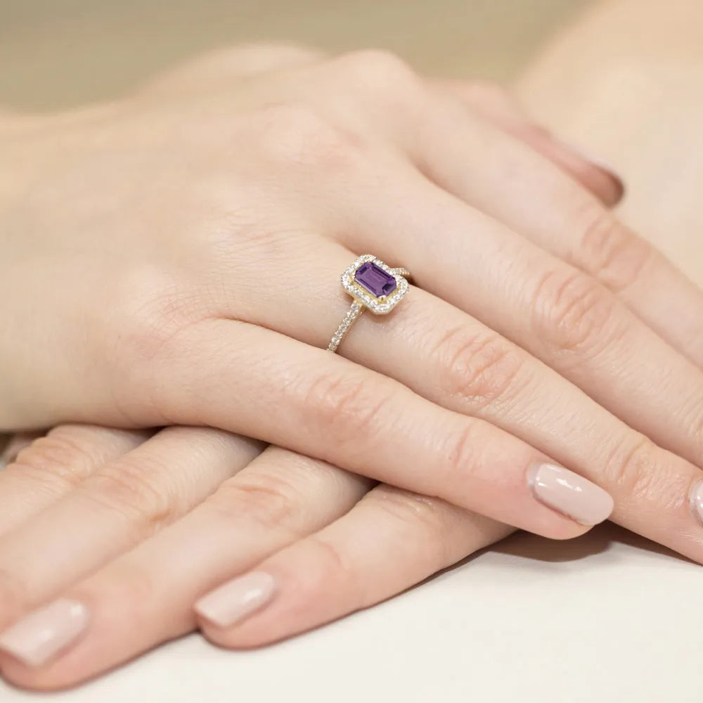 zlatý prsten s 0,50 ct ametystem a 0,19 ct diamanty w0403-amv-01