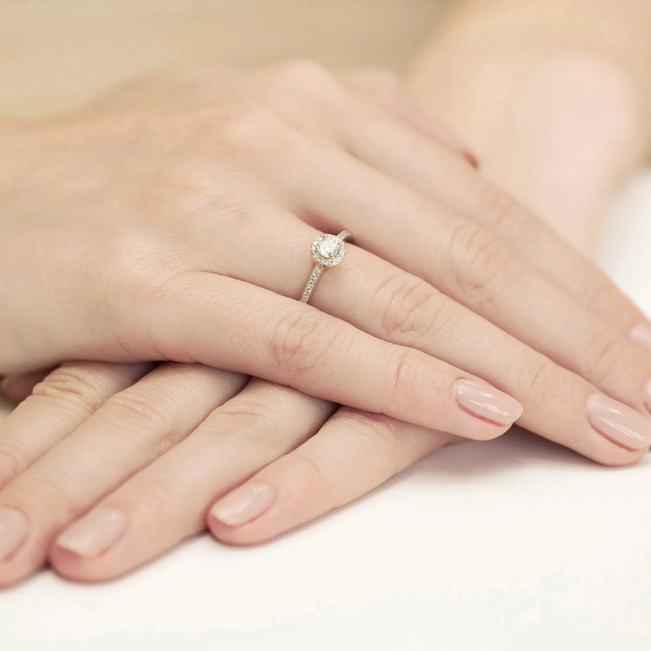 gold-ring-with-0-15ct-and-0-13ct-diamonds-w0406-diw-01