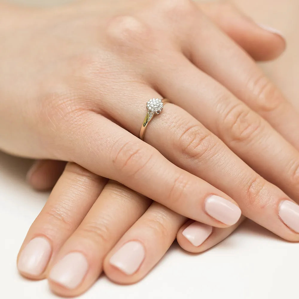 gold-ring-with-0-105ct-diamonds-w0419-diw-01