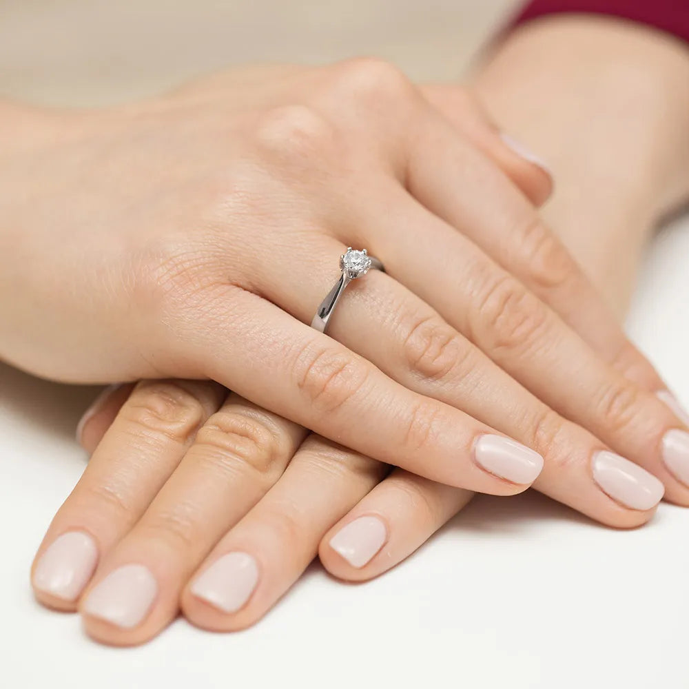 gold-ring-with-0-20ct-diamond-w0429-diw-01