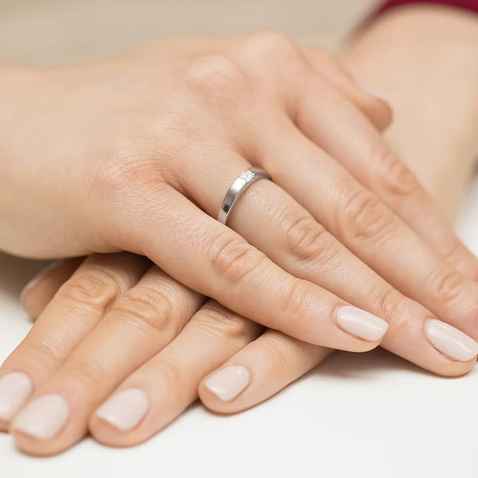 gold-ring-with-0-12ct-diamond-w0432-diw-01