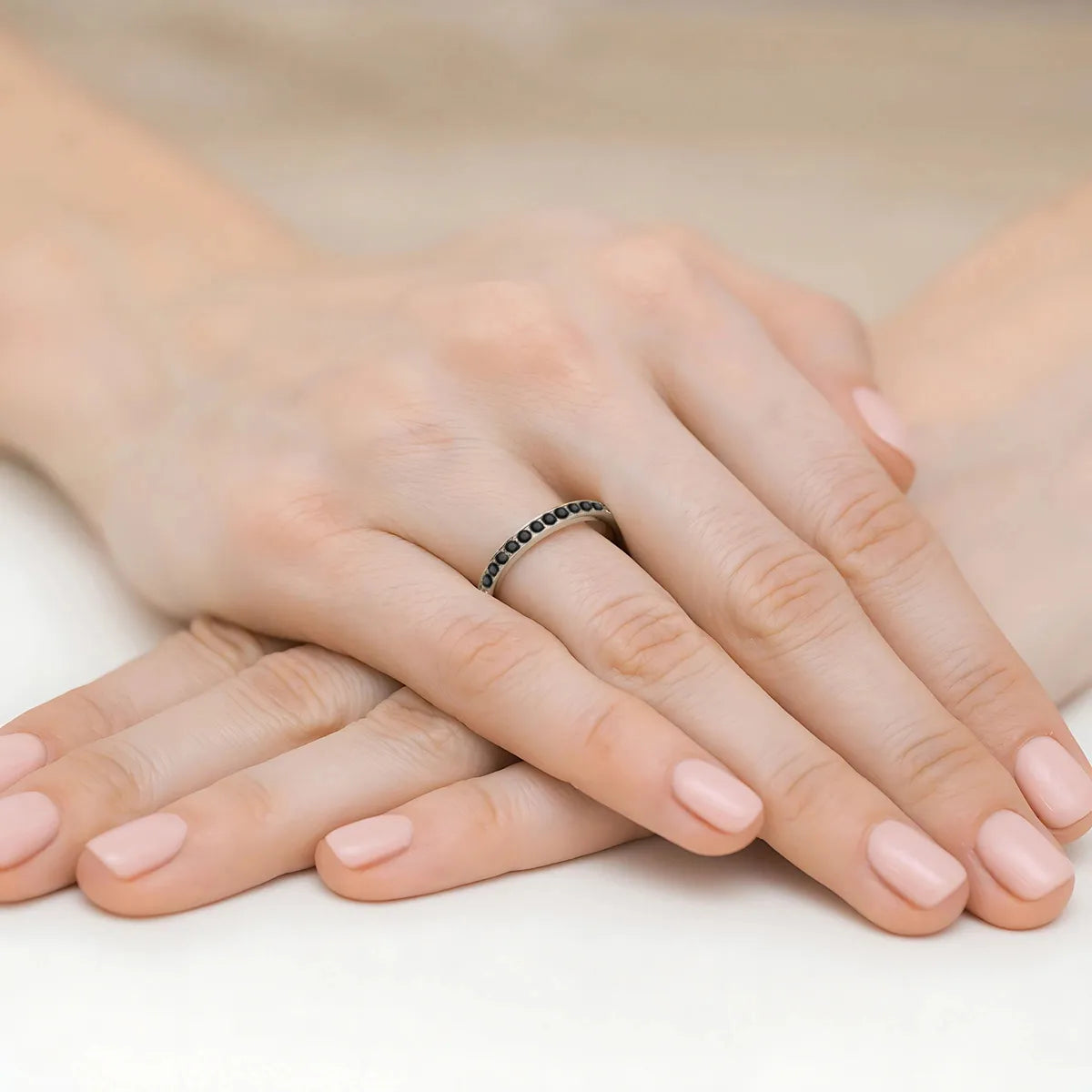 gold-ring-with-0-20ct-black-diamonds-w0446-dib-01