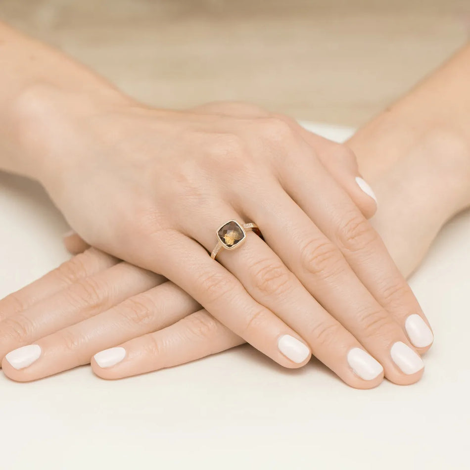 gold-ring-with-2-00ct-smoky-quartz-and-0-03ct-diamonds-w0478-qus-01