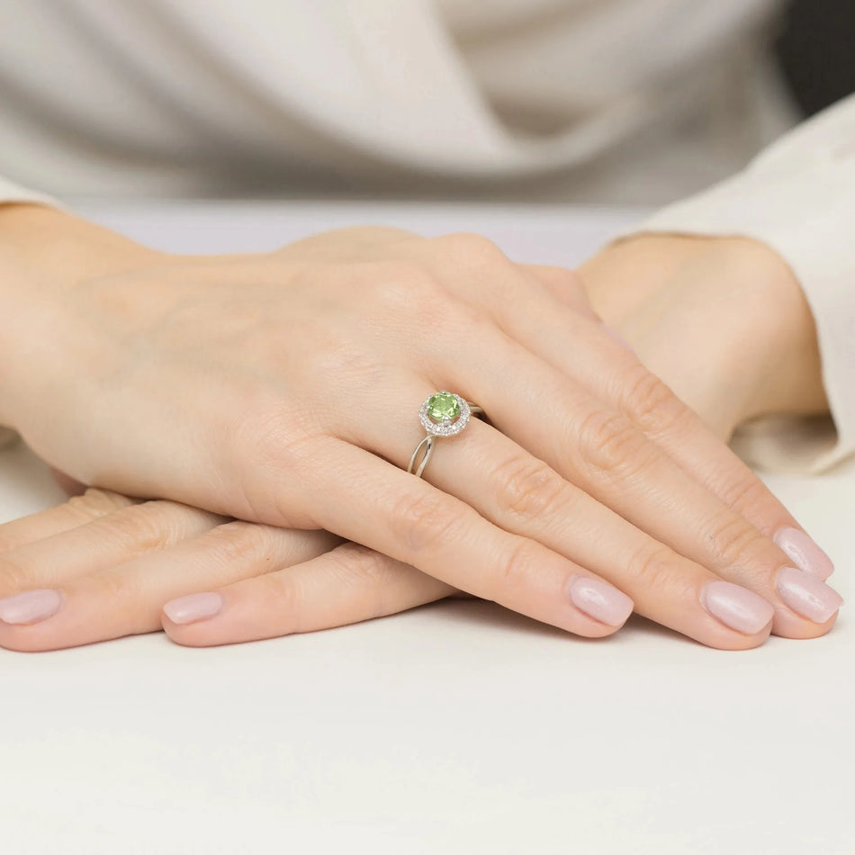 zlatý prsten s 0,90 ct olivínem a 0,08 ct diamanty w0538-peg-01