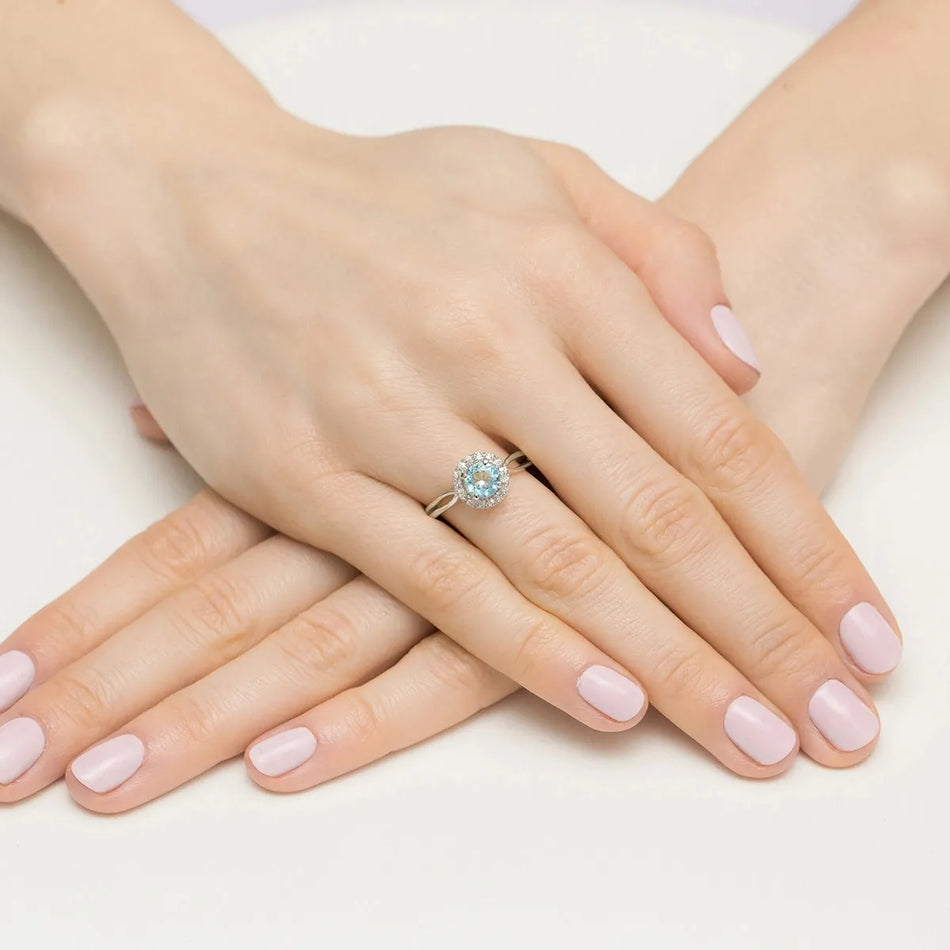 zlatý prsten s topazem 0,80 ct a diamanty 0,08 ct w0538-tob-01