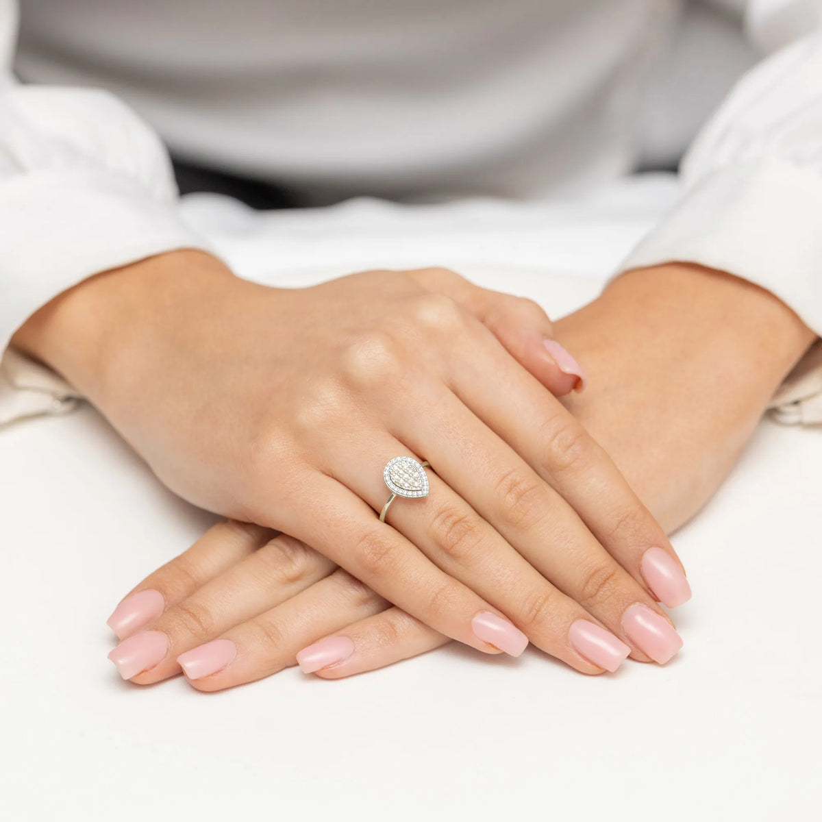 gold-ring-with-0-215ct-diamonds-w0571-diw-01