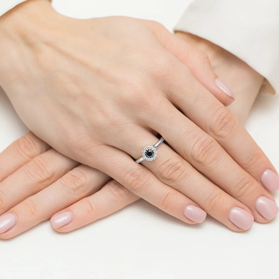 zlatý prsten s 0,50ct černým diamantem a 0,103ct diamanty w0622-dib-01