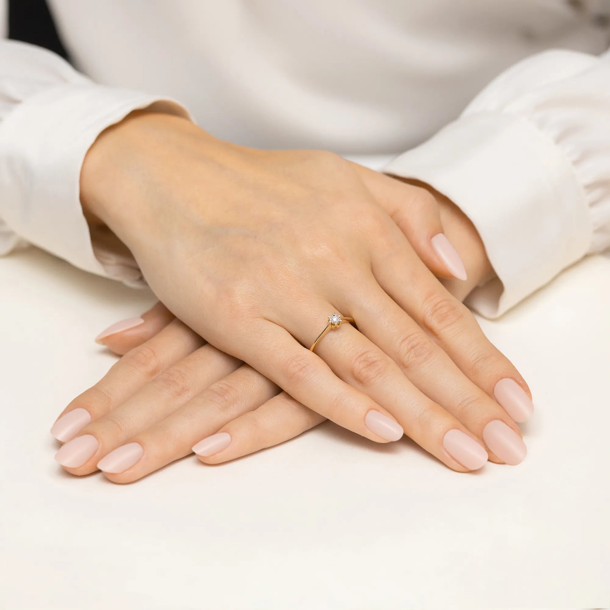 gold-ring-with-0-03ct-diamond-w0628-diw-01