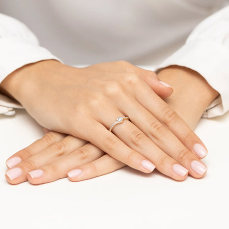 gold-ring-with-0-08ct-and-0-08ct-diamonds-w0658-diw-01