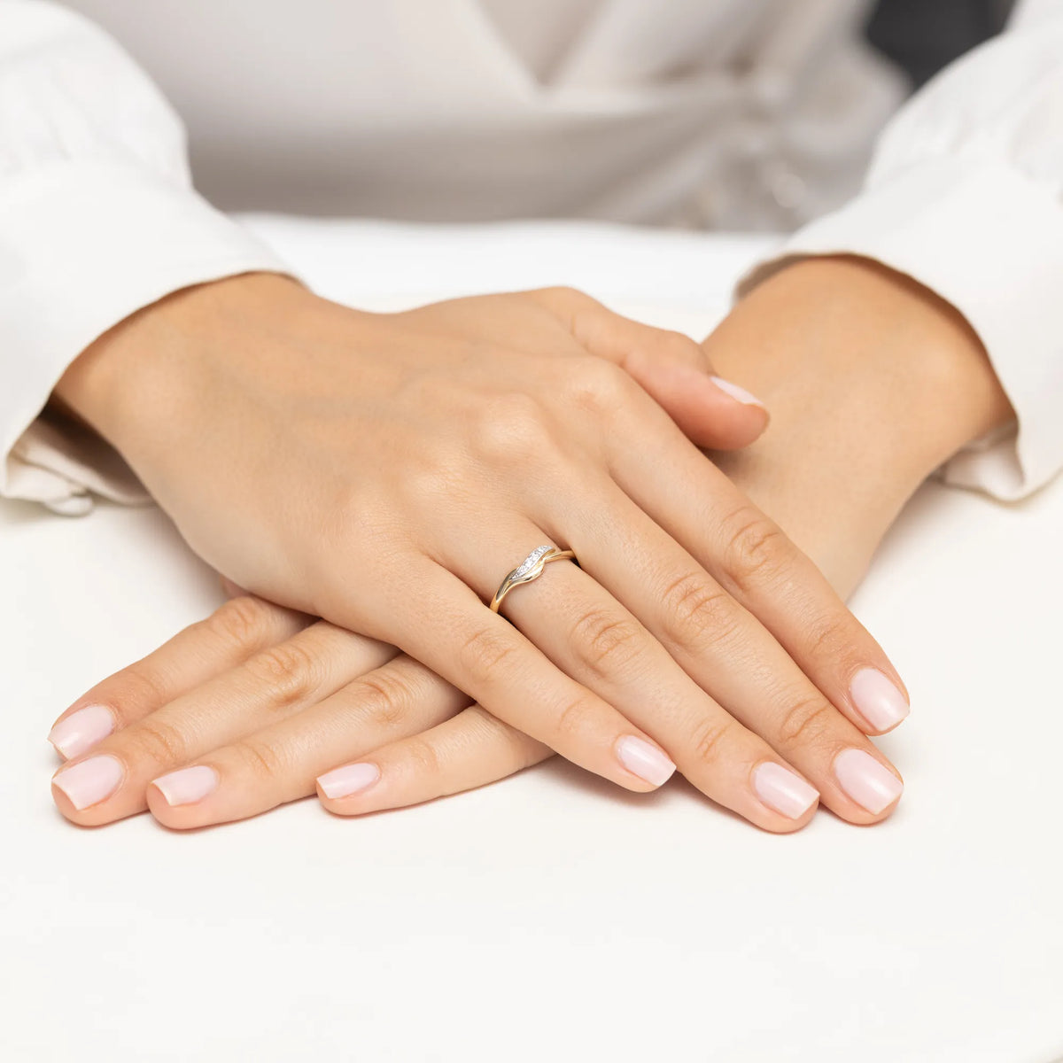zlatý prsten s diamanty 0,05 ct w0673-diw-01