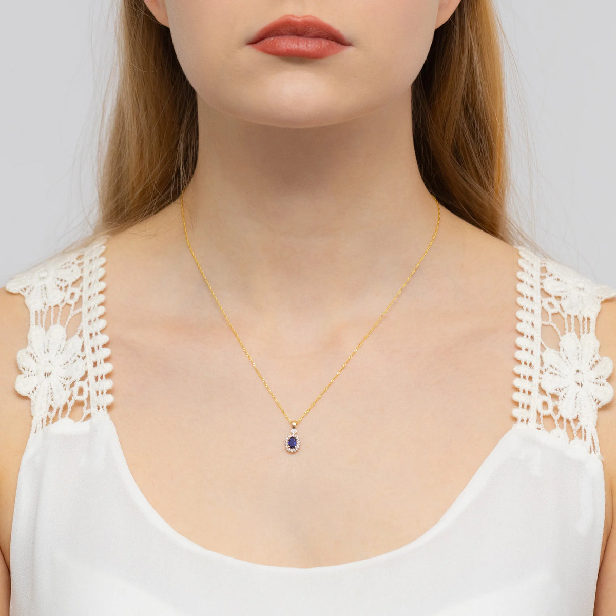 zlatý přívěsek se safírem 0,70 ct a diamanty 0,095 ct z0312-sab-01