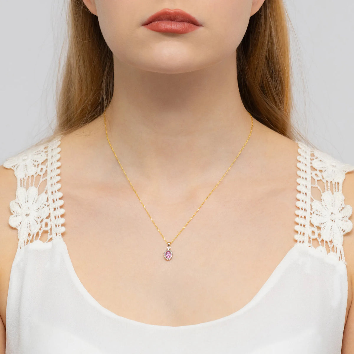 zlatý přívěsek s 0,50ct růžovým topazem a 0,095ct diamanty z0312-top-01