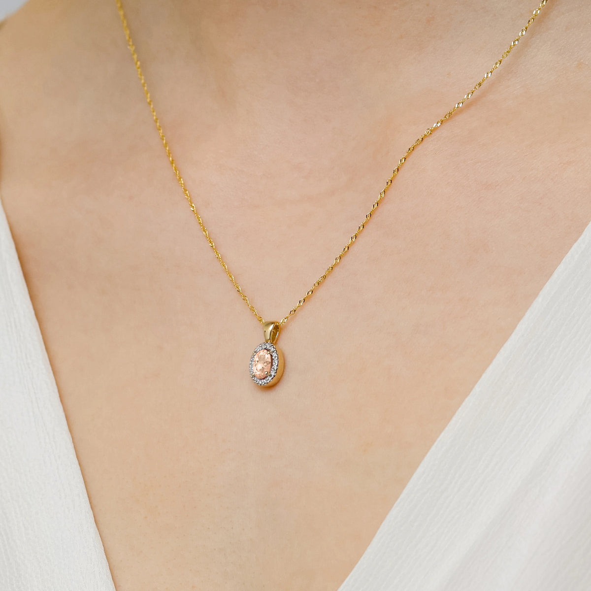 zlatý přívěsek s 0,40ct morganitem a 0,08ct diamanty z0574-mop-01